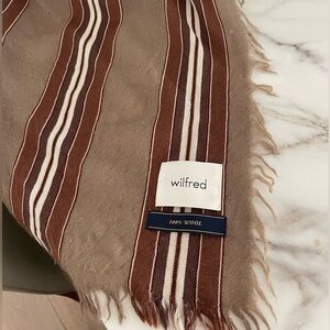 Aritzia Wilfred scarf